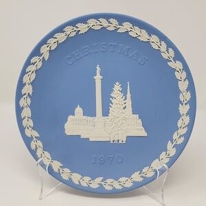 VINTAGE WEDGWOOD COLLECTIBLE PLATE CHRISTMAS 1970 BLUE & WHITE